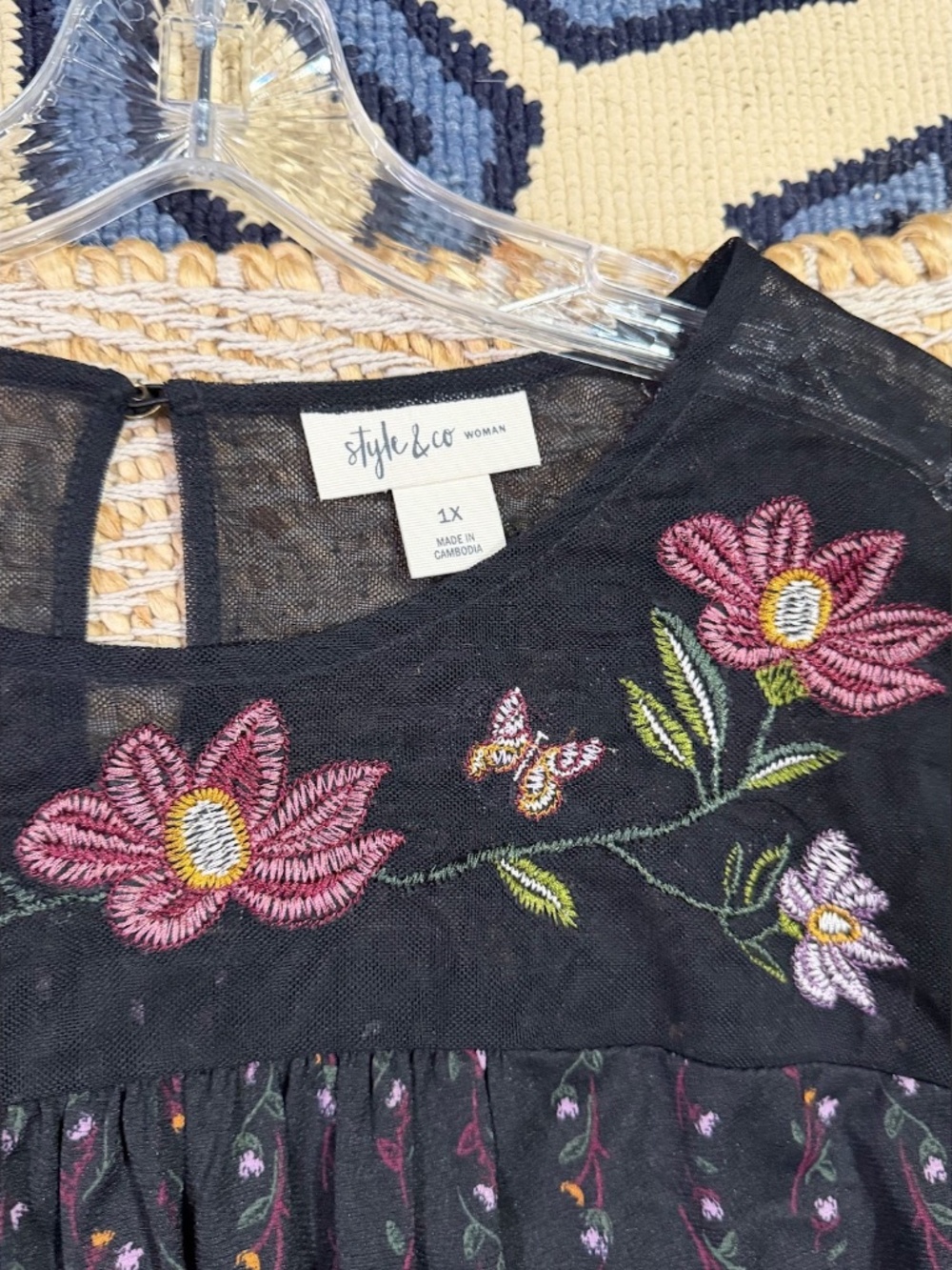 Style & Co. Black Multi-Floral Embroidered Lined Mesh Long-Sleeve Top Size 1X - Picture 7 of 8